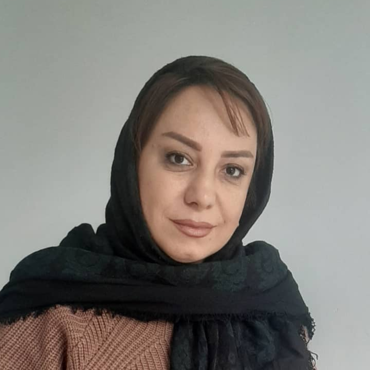 نازلی حسینی